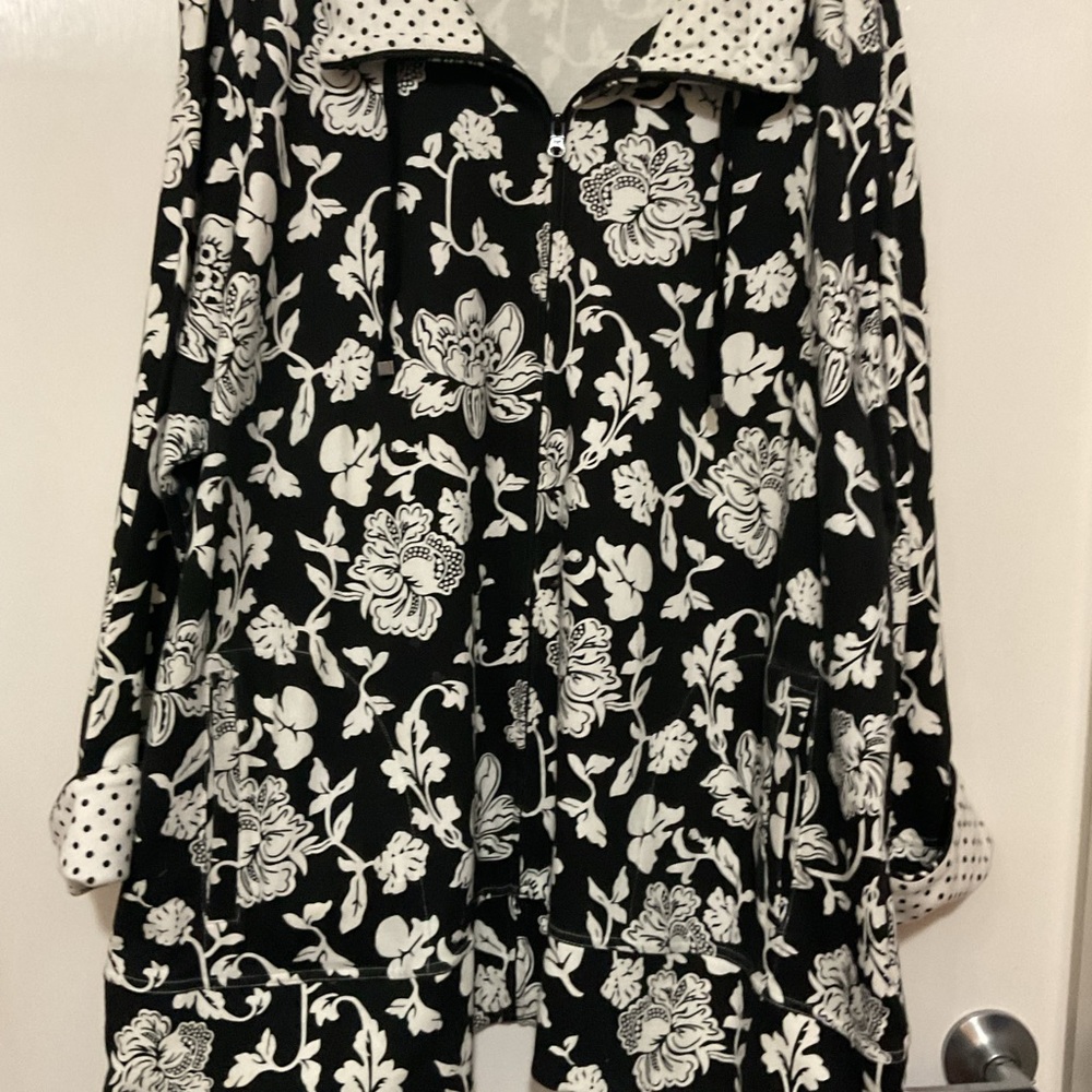 Plus 3X Sport Savvy Jacket. Black & White floral with polka dot trim.